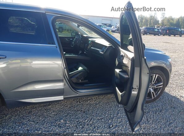 LYV102RK9KB219243 2019 VOLVO XC60 Gray Front interior view