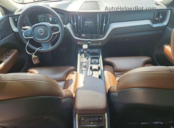 LYV102RL3KB234880 2019 VOLVO XC60 Blue Widok deski rozdzielczej