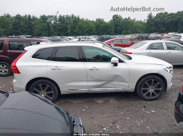 LYV102RLXKB184284 2019 VOLVO XC60 White Widok wnętrza z tyłu