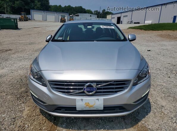 LYV402TK2JB178247 2018 VOLVO S60 Silver Widok z przodu