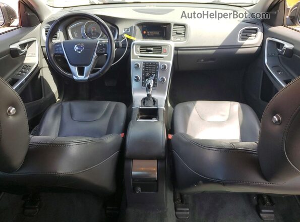 LYV402TK2JB178376 2018 VOLVO S60 Black Vista del salpicadero