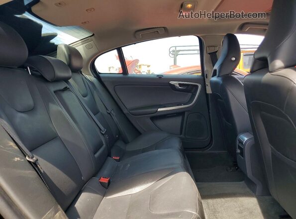 LYV402TK2JB178376 2018 VOLVO S60 Black Vista de los asientos traseros