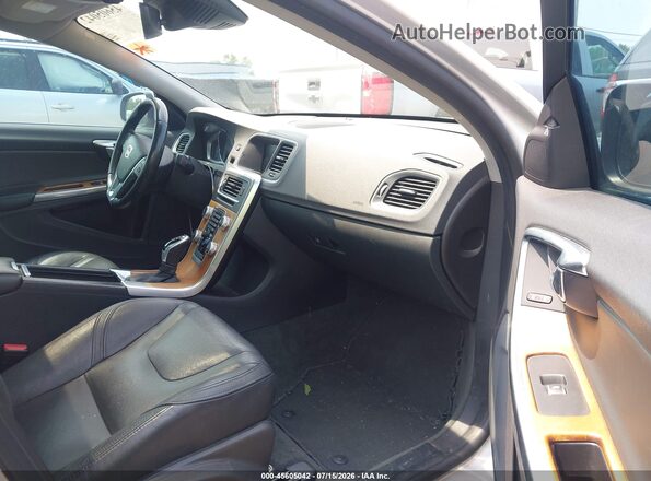 LYV402TM7JB158268 2018 VOLVO S60 INSCRIPTION Silver Вид салону спереду