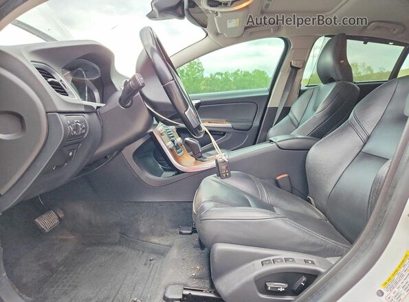 LYV612TK4GB091027 2016 VOLVO S60 White წინა სალონის ხედი