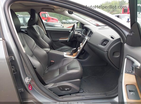 LYV612TM1GB098096 2016 VOLVO S60 INSCRIPTION Gray Widok wnętrza z przodu