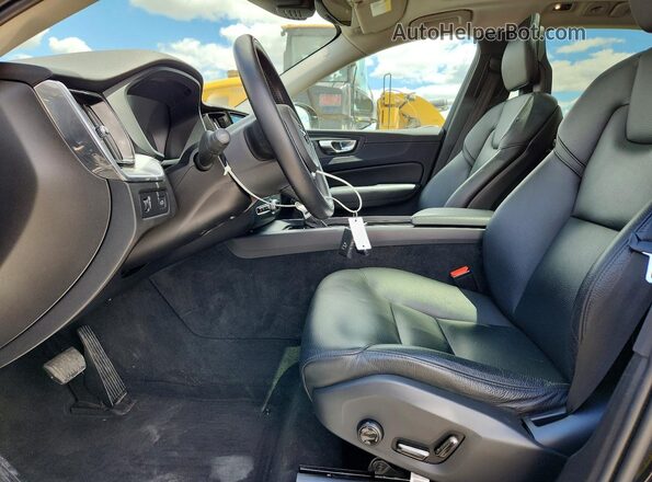 LYVA22RK2JB087662 2018 VOLVO XC60 Black Вид салону спереду