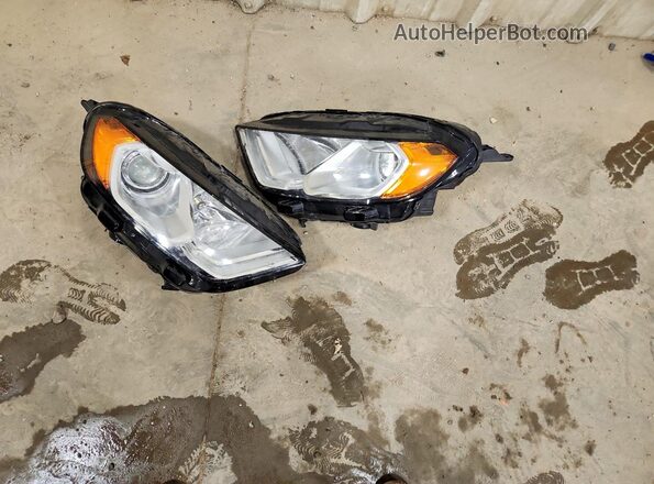 MAJ3S2GE1MC435947 2021 FORD ECOSPORT Silver Widok naklejki z numerem VIN