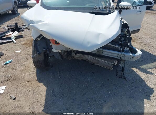 MAJ6P1CL8JC246477 2018 FORD ECOSPORT White Widok z przodu