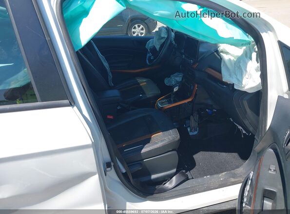 MAJ6P1CL8JC246477 2018 FORD ECOSPORT White Widok wnętrza z przodu