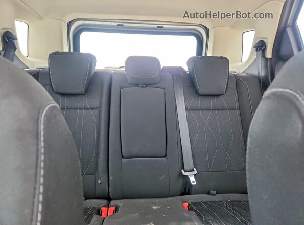 MAJ6P1UL3JC229021 2018 FORD ECOSPORT Серебряный Вид задних сидений