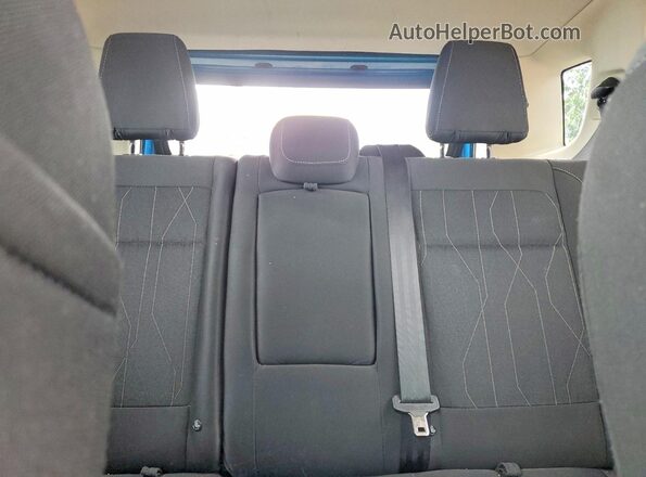 MAJ6P1UL7JC239812 2018 FORD ECOSPORT Blue Vista de los asientos traseros