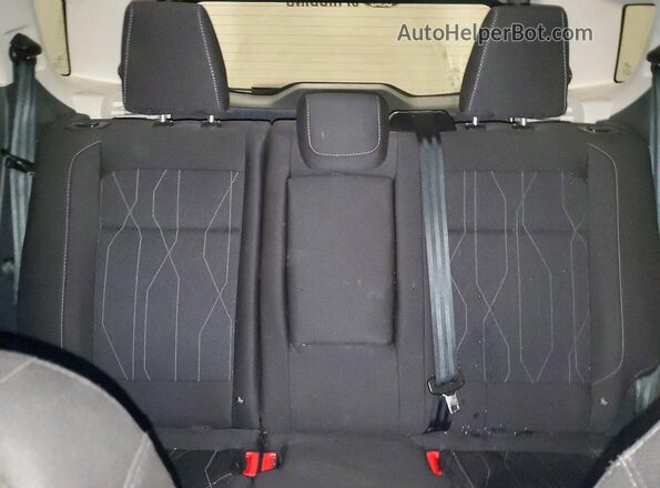 MAJ6S3GL7KC302883 2019 FORD ECOSPORT Silver Widok tylnych siedzeń