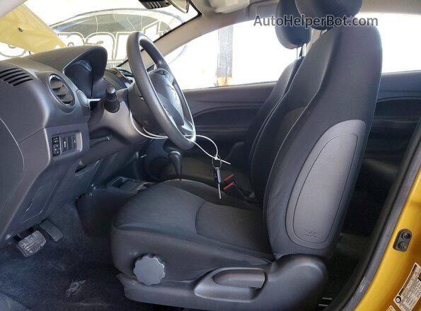 ML32AUHJ4RH019310 2024 MITSUBISHI MIRAGE Gold Вид салону спереду