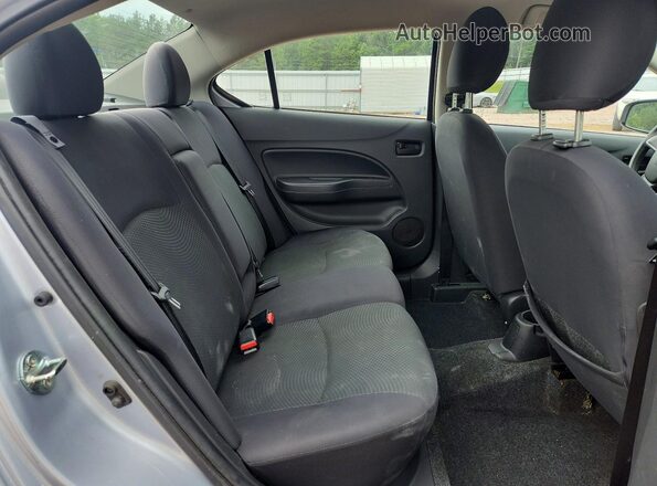 ML32F3FJ3HH001393 2017 MITSUBISHI MIRAGE Silver Widok tylnych siedzeń