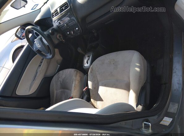 ML32F3FJ6HHF20263 2017 MITSUBISHI MIRAGE G4 Серебряный Вид салона спереди