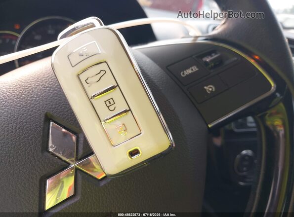 ML32F4FJ3LHF00423 2020 MITSUBISHI MIRAGE G4 White Առջևի վահանակի տեսք