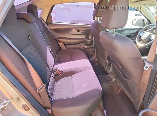 MR2BF8C38P0005493 2020 TOYOTA YARIS Silver Հետևի նստատեղերի տեսք