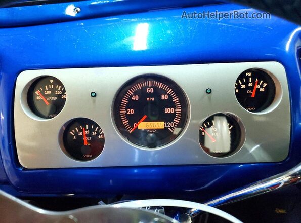 NH009950 1940 FORD UK Blue Instrument cluster view