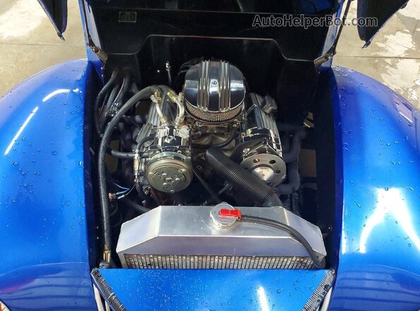NH009950 1940 FORD UK Blue Rear interior view