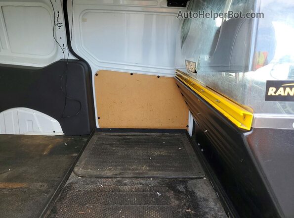 NM0LS7E77H1303771 2017 FORD TRANSIT Yellow Widok wnętrza z tyłu