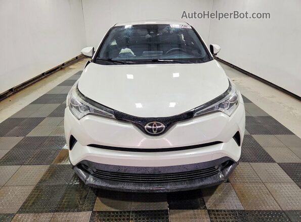 NMTKHMBX1JR009564 2018 TOYOTA C-HR White Вид спереду