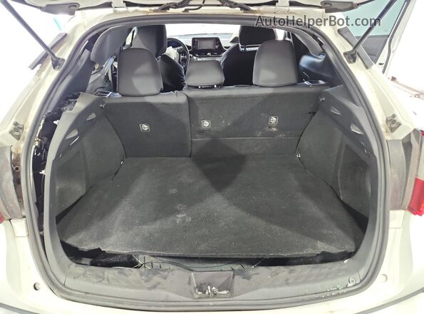 NMTKHMBX1JR009564 2018 TOYOTA C-HR White 
