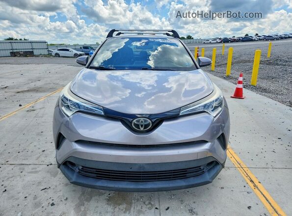 NMTKHMBX3JR028987 2018 TOYOTA C-HR Silver Вид спереду