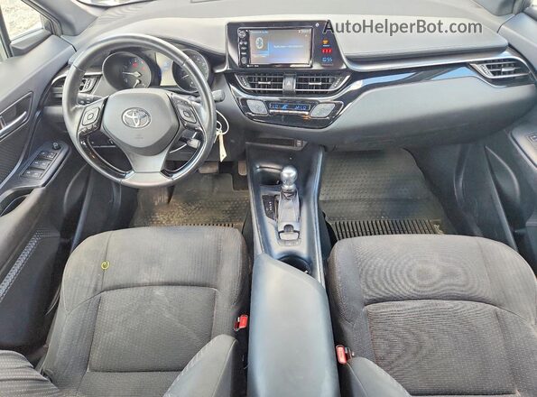 NMTKHMBX3JR028987 2018 TOYOTA C-HR Silver Вид панелі приладів