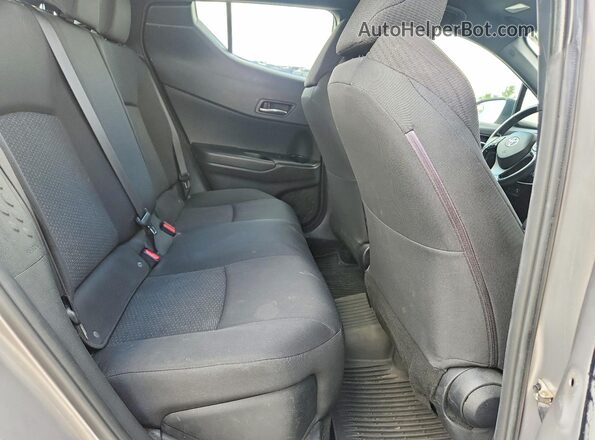 NMTKHMBX3JR028987 2018 TOYOTA C-HR Silver Вид задньої частини салону