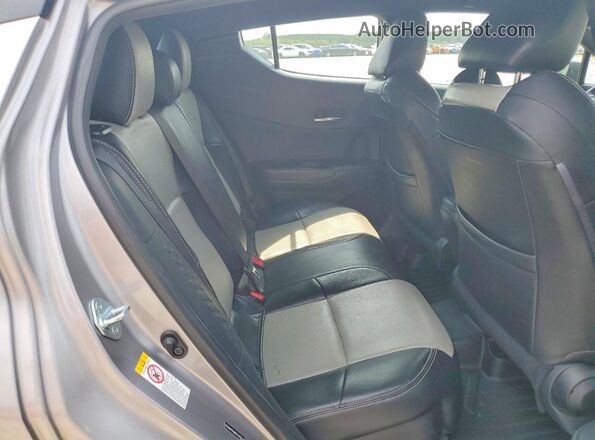 NMTKHMBX4JR023538 2018 TOYOTA C-HR Серебряный Вид задних сидений