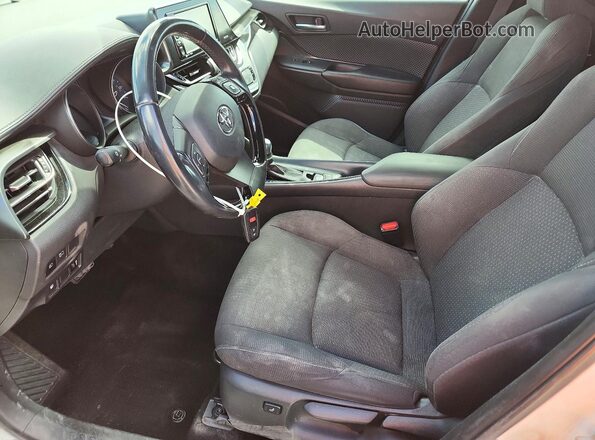 NMTKHMBX4JR027671 2018 TOYOTA C-HR White Սալոնի դիմացի տեսք