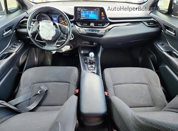 NMTKHMBX4JR040808 2018 TOYOTA C-HR Blue Вид панелі приладів