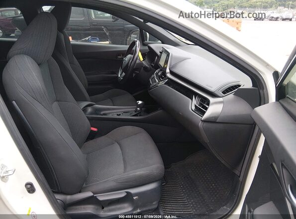 NMTKHMBX6JR006126 2018 TOYOTA C-HR White წინა სალონის ხედი