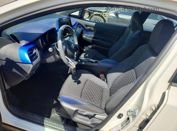 NMTKHMBX6LR116421 2020 TOYOTA C-HR White Widok wnętrza z przodu