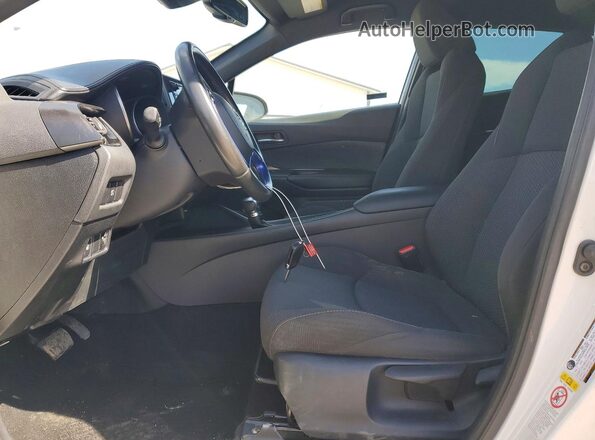 NMTKHMBX7JR050880 2018 TOYOTA C-HR White Widok wnętrza z przodu