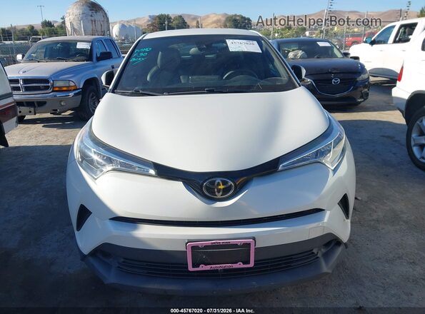 NMTKHMBX8JR053898 2018 TOYOTA C-HR White Widok z przodu