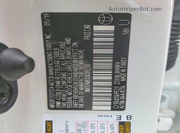 NMTKHMBX8KR092380 2019 TOYOTA C-HR White VIN კოდის სტიკერის ხედი