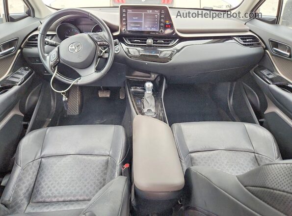 NMTKHMBX8MR130712 2021 TOYOTA C-HR White Առջևի վահանակի տեսք