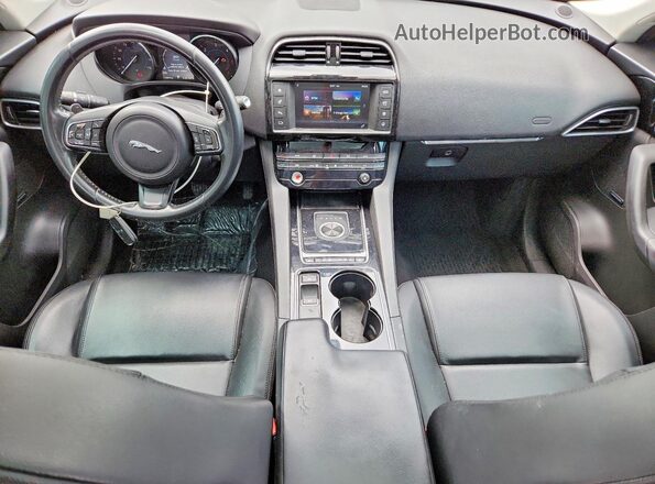 SADCJ2BN9HA092332 2017 JAGUAR F-PACE Tan Vista del salpicadero