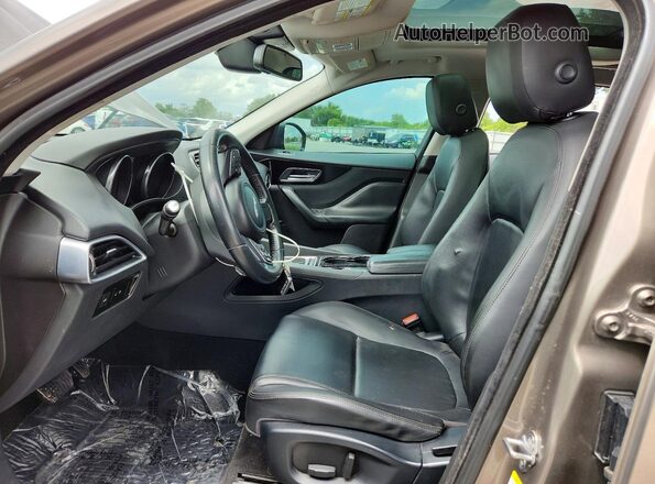 SADCJ2BN9HA092332 2017 JAGUAR F-PACE Tan Vista interior delantera