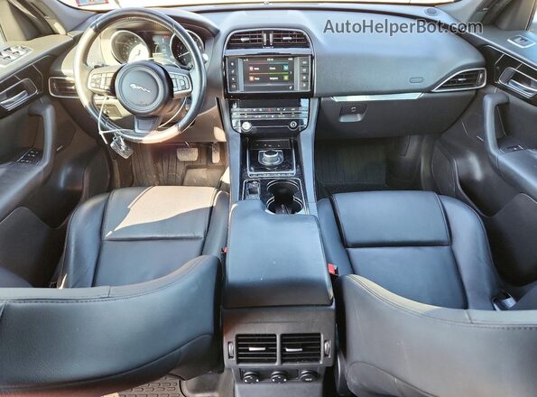 SADCJ2BV4HA084655 2017 JAGUAR F-PACE Gray Widok deski rozdzielczej