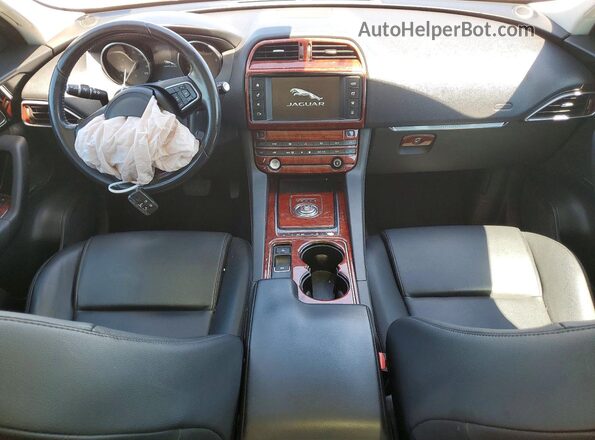 SADCJ2BV7HA496696 2017 JAGUAR F-PACE Белый Вид панели приборов