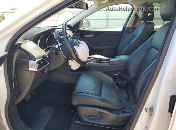 SADCJ2BV7HA496696 2017 JAGUAR F-PACE Белый Вид салона спереди