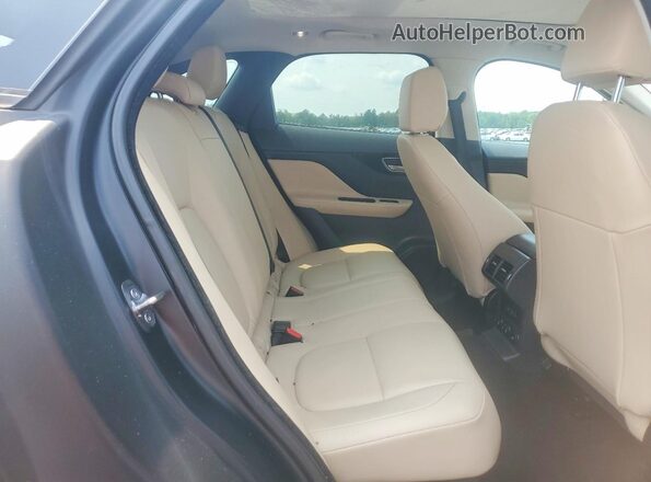 SADCJ2BV9HA492956 2017 JAGUAR F-PACE Gray Widok wnętrza z tyłu