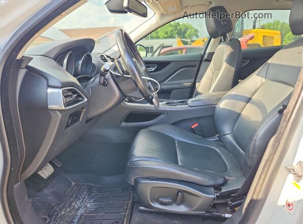 SADCJ2BVXHA049490 2017 JAGUAR F-PACE Белый Вид салона спереди
