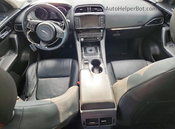 SADCJ2BVXHA049490 2017 JAGUAR F-PACE Белый Вид панели приборов