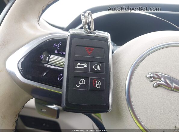 SADCJ2EX8NA698634 2022 JAGUAR F-PACE Белый Вид панели приборов