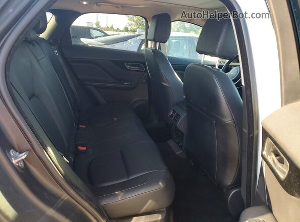 SADCJ2FX3JA248835 2018 JAGUAR F-PACE White Widok wnętrza z tyłu
