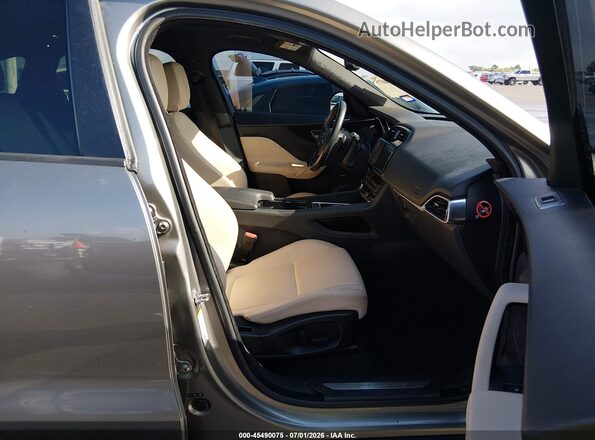 SADCJ2FX4JA202110 2018 JAGUAR F-PACE Gray Front interior view