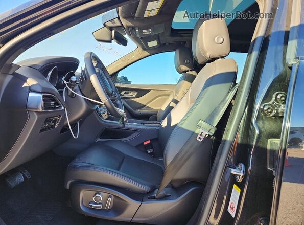 SADCJ2FX7LA661926 2020 JAGUAR F-PACE Black Вид салону спереду